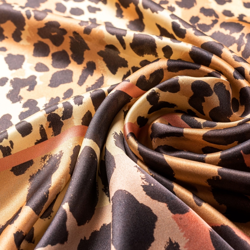 Esarfa matase naturala animal print bej