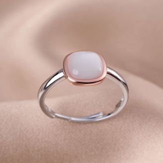 Sterling Silver Ring Iconic White Milky Cat Eye