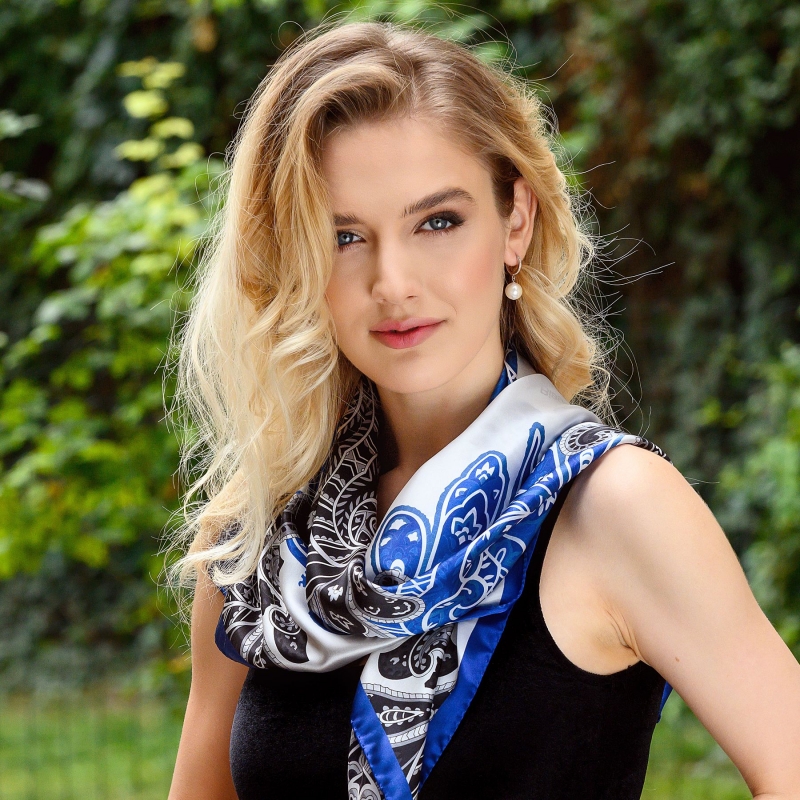 Silk scarf Paisley Signature