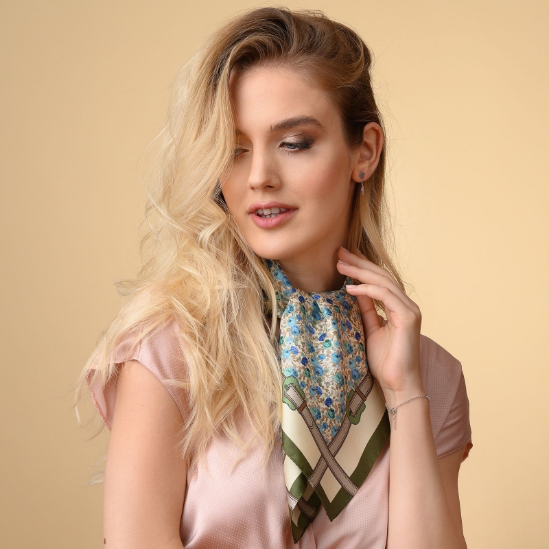 Silk scarf twill M Amour des Roses bleu joli