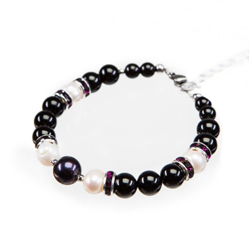 Onyx and white pearl bracelet