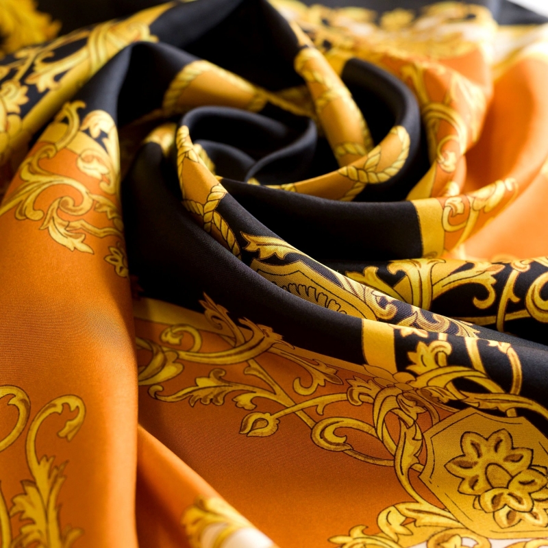 Silk scarf twill Golden Code