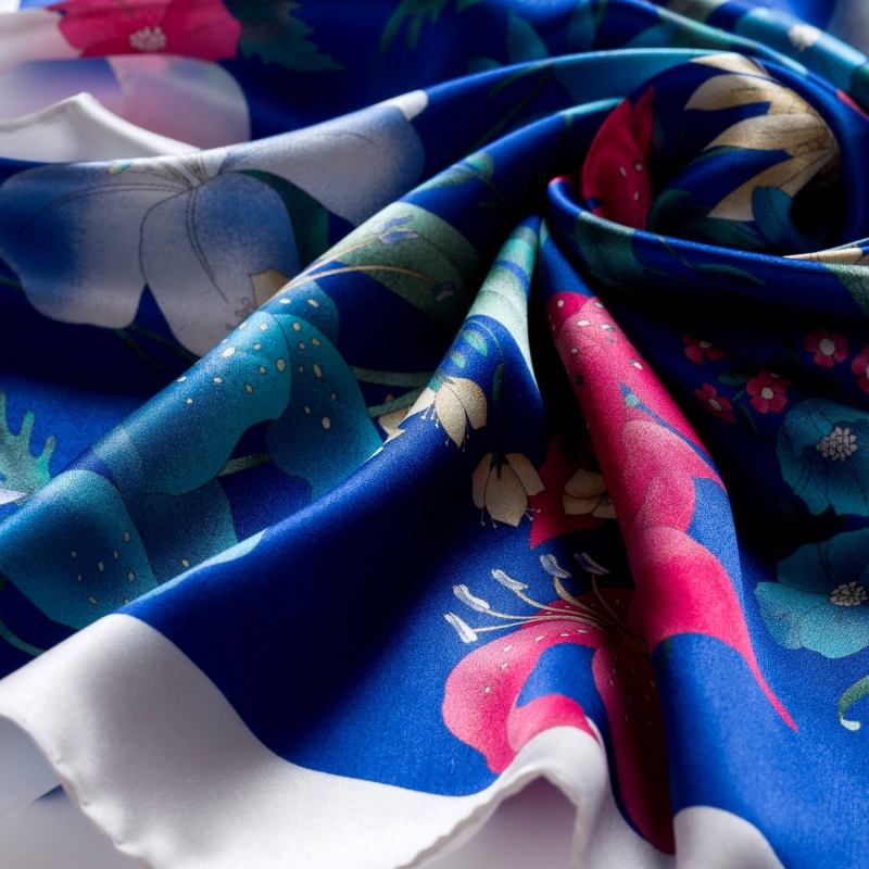 Silk scarf M Jardin de Reve blue