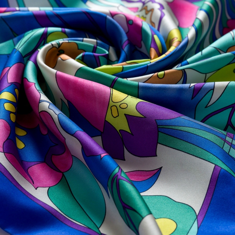 Silk scarf twill M Dreams of Innocence bleu