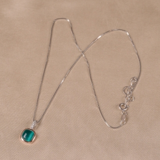 Sterling Silver Necklace Iconic Emerald Cat Eye