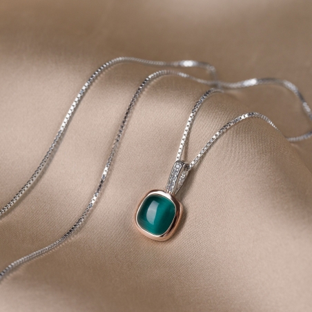 Sterling Silver Necklace Iconic Emerald Cat Eye
