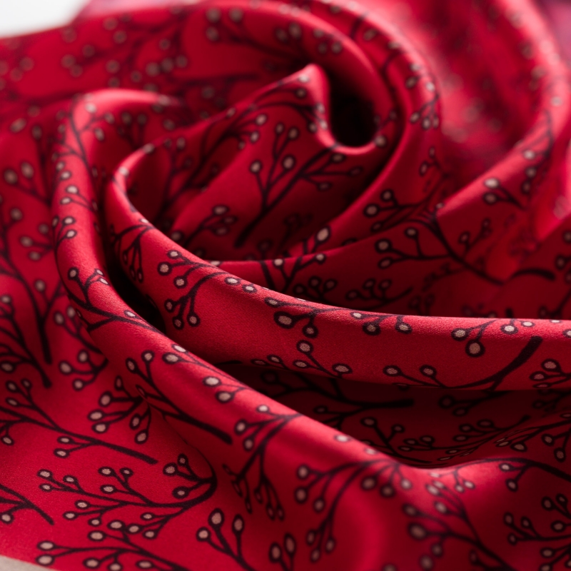 Esarfa matase It's about red