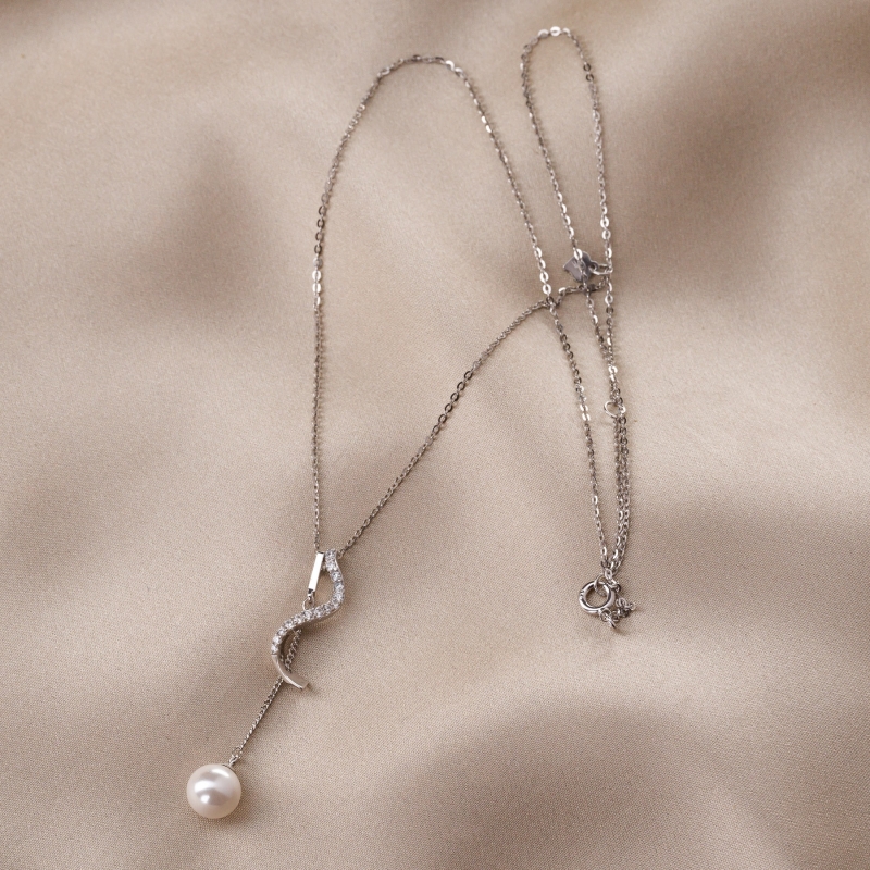 Sterling Silver Necklace Pearl's Signature