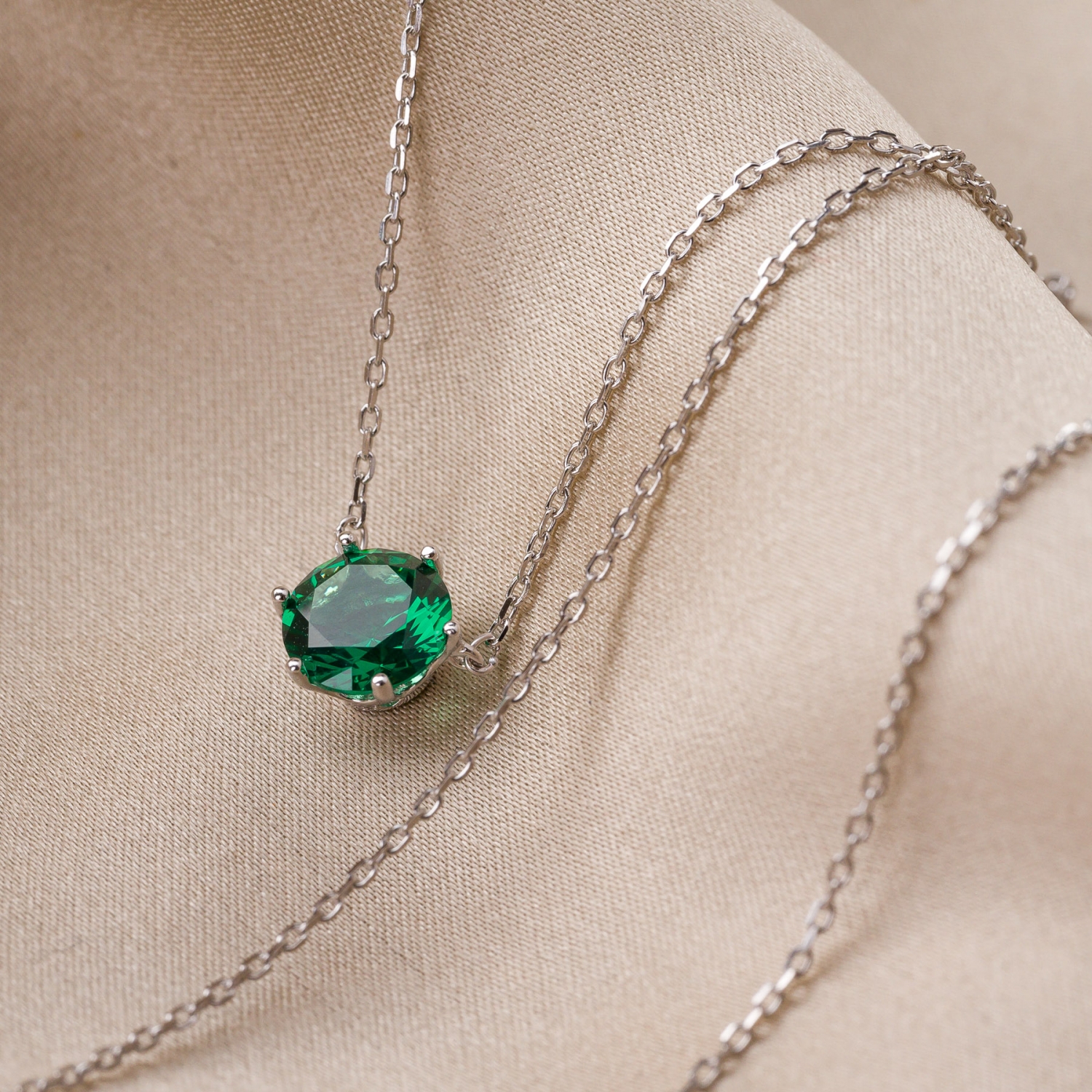 Sterling Silver Necklace Green Solitaire zirconia