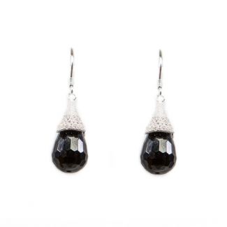 Lily onyx earrings silver drops