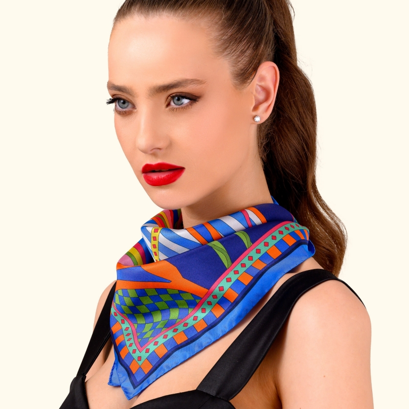 Esarfe matase naturala Iconic Fortune Blue, Made in Italia, cu calut