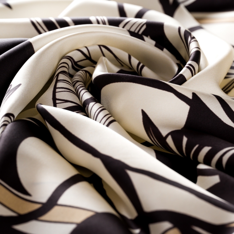 Esarfa matase twill L. Biagiotti Exquisite Maroon