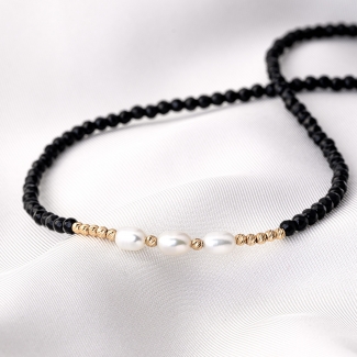 Onix Extravaganza White Pearl Necklace with 14K gold charms