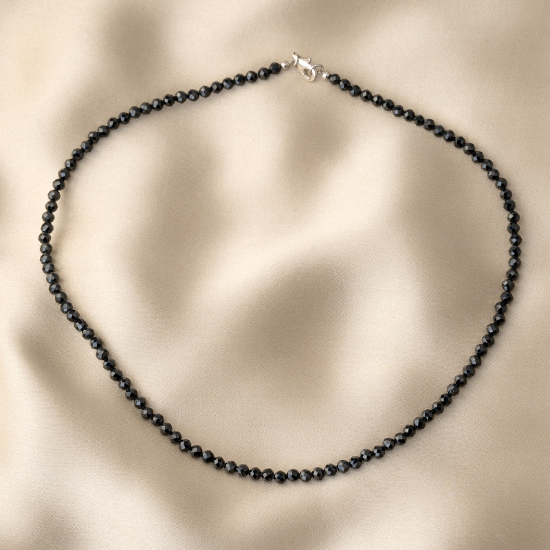 Colier argint spinel fatetat