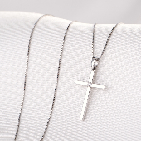 14K White Gold Necklace Diamonds Cross