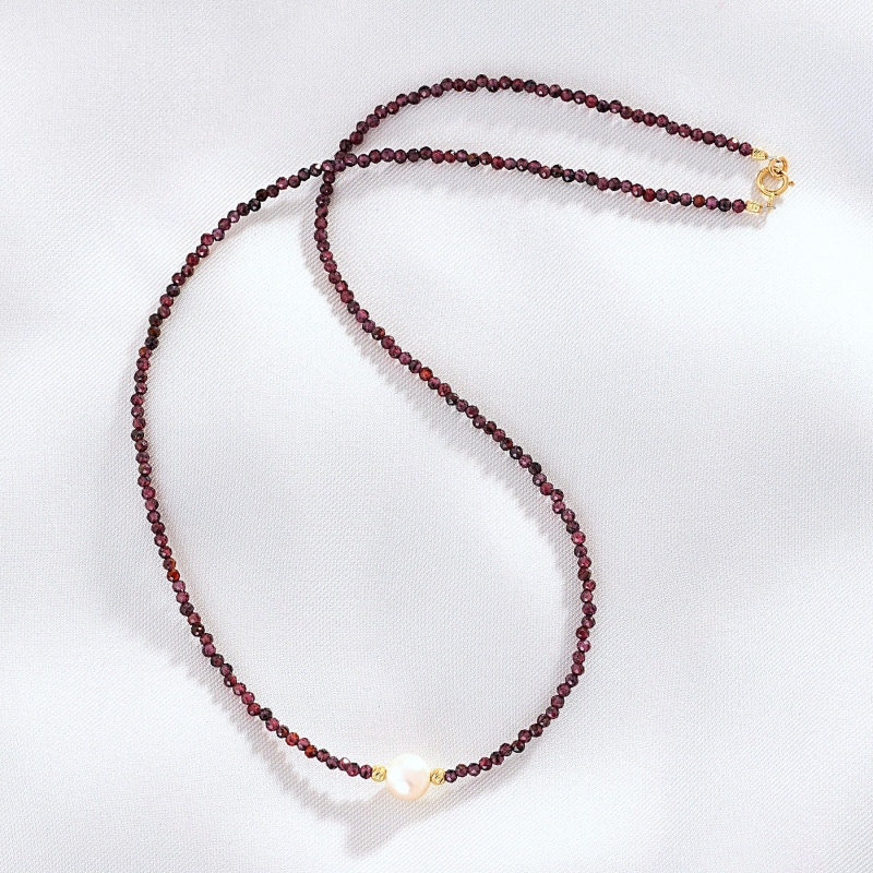Colier Bold Grace, granat perla, sfere aur 14K