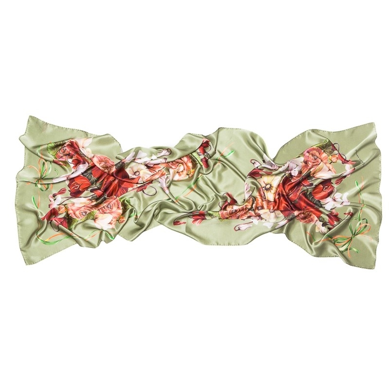 Sal matase Laura Biagiotti buchete bordo pe fistic