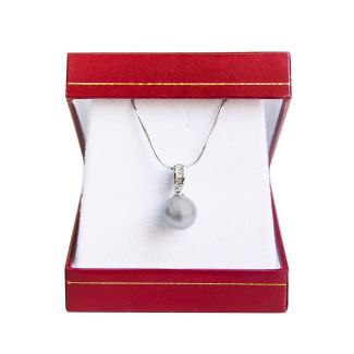Gray pearl pendant