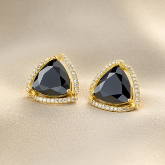 Cercei aurii cu pietre negre triunghiulare si zirconii.