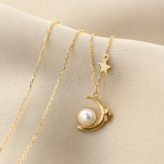 Colier argint placat aur 14K cu pandantiv luna, perla si stea.