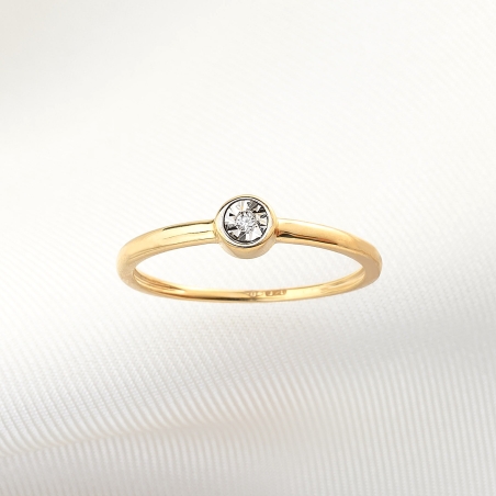 14K Gold Ring 14K with diamond Iconic Solitaire