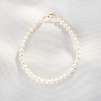 Bracelet Essencial Line pearls 4.5 mm, 14K gold closure