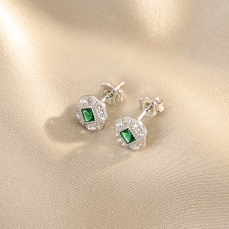 Un Poco de Gracia Green Silver Earrings