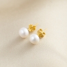 Minimal S white pearls gold earrings
