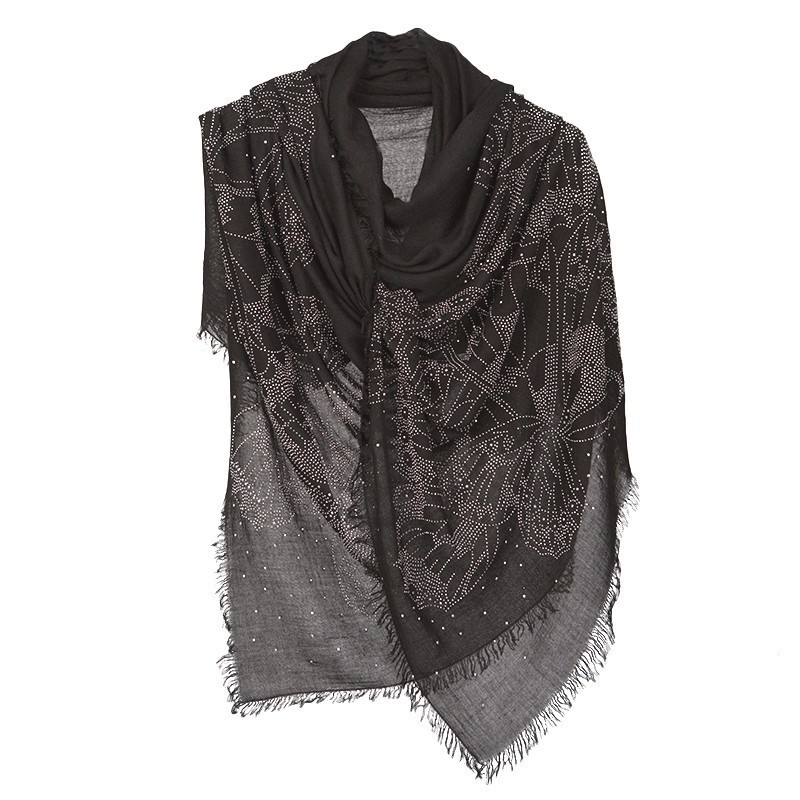 Gift: Black butterfly strass shawl and silver onyx earrings