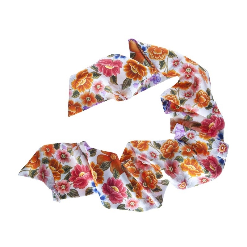 Eşarfă din mătase albă cu flori