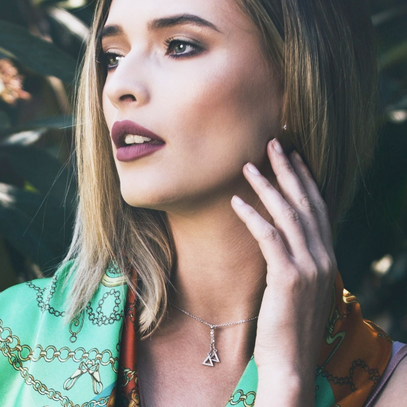 Silver necklace Essences