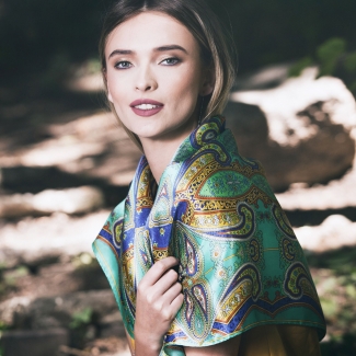 Inside Beauty paisley turcoise Silk scarf