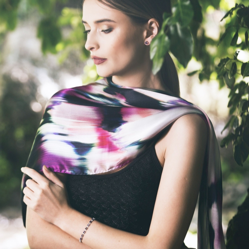 Gift: Silk shawl Laura Biagiotti Water lilies fucsia and Amethyst High Quality silver bracelet