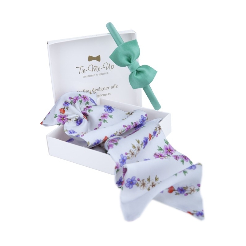 Eşarfă cu volan alb cu flori