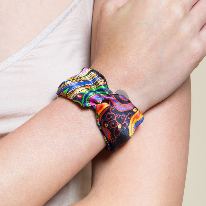 Silk bracelet 9 Lives