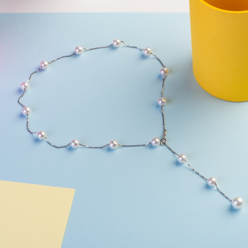 Silver and pearls necklace Romantic