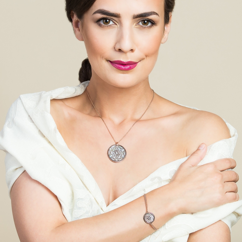 Silver necklace About Me