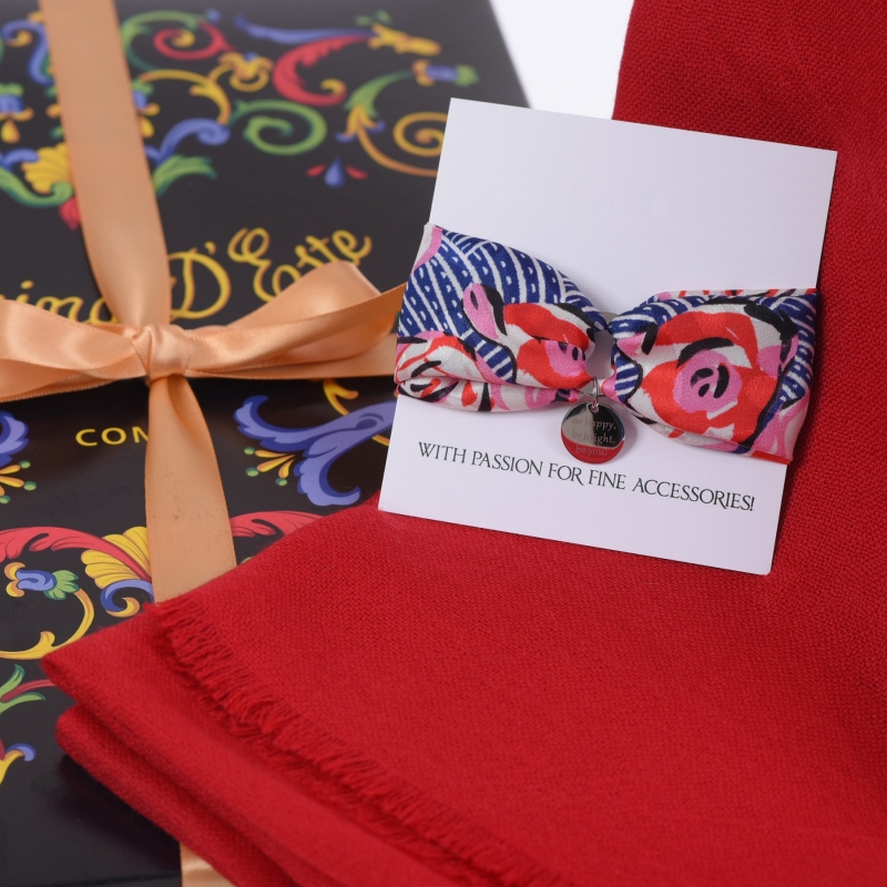 Gift: Wool and cashmere scarf Marina D'Este scarlet red and Silk bracelet La vie en rose