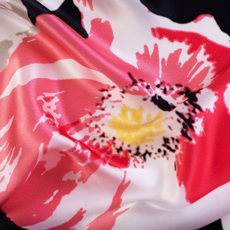 Cadou: Esarfa matase It's a poppy flower rose si Cercei argint Cuart Pink Muse