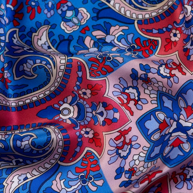 Cadou Esarfa matase Bohemian Paisley Navy  si Cercei argint Dream Big